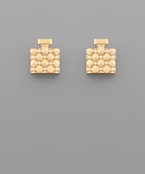  Quilted Perfume Pearl Studs